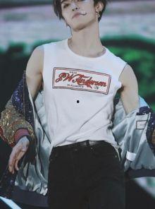 动作男明星,硬汉风采，热血沸腾的银幕传奇